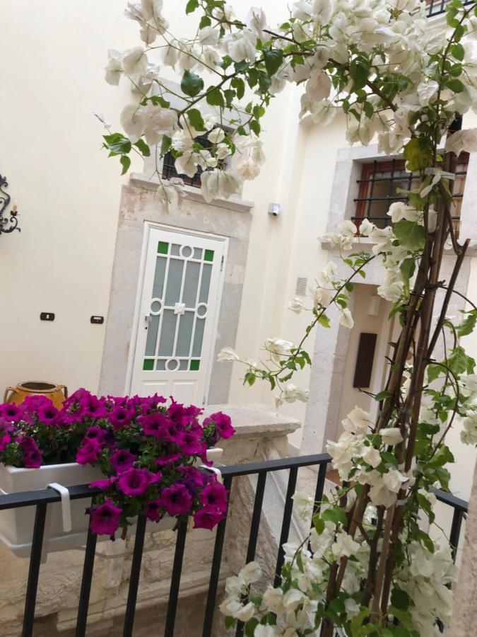 Antica Dimora Luxury Rooms Барлетта Экстерьер фото